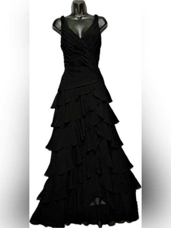 Tadashi Shoji Dresses & Skirts - Tadashi Shoji Black v-neck ruched silk tiered maxi dress